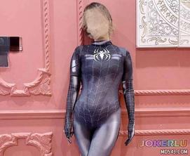  电影院门口操美女蜘蛛侠邻居被外面漂亮小姐姐发现了